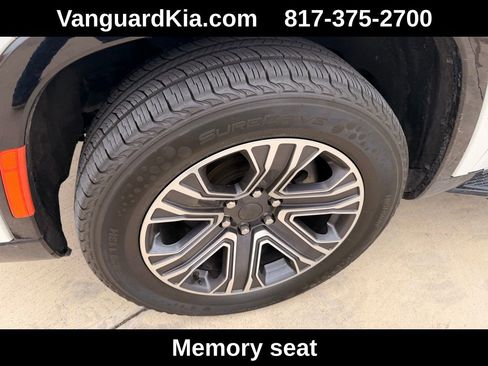 Used 2024 Jeep Wagoneer Series II w/ Flexible Seating Group image 8