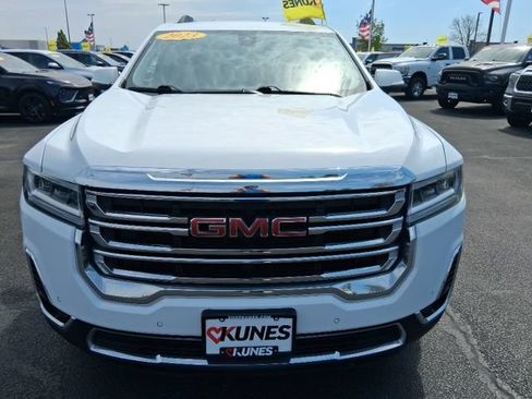 Used 2023 GMC Acadia SLT AWD/4WD image 15