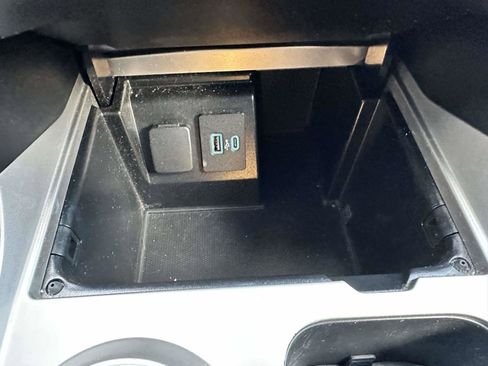 Used 2020 Ford Explorer XLT w/ Equipment Group 202A image 24