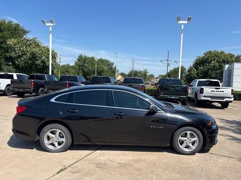 Used 2017 Chevrolet Malibu LS FWD image 4