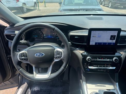 Used 2023 Ford Explorer Limited image 34