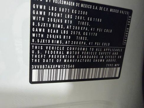 Used 2023 Volkswagen Tiguan SE R-Line image 26