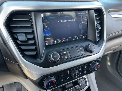 Used 2023 GMC Acadia SLE image 13