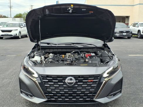 Used 2023 Nissan Altima 2.5 SR w/ SR Premium Package FWD image 32