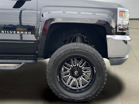 Used 2018 Chevrolet Silverado 1500 LT image 42