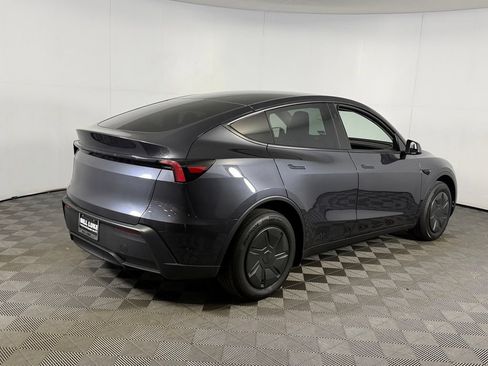 Used 2026 Tesla Model Y 2WD image 6
