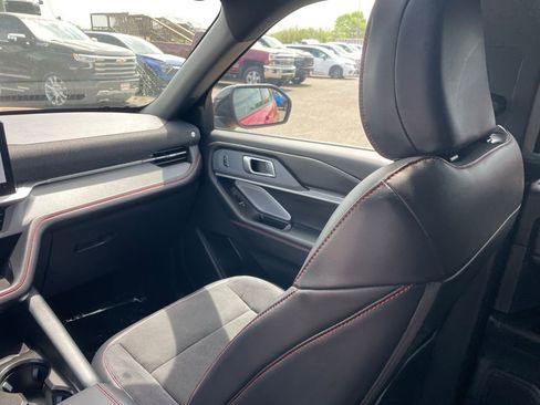 Used 2025 Ford Explorer ST image 26