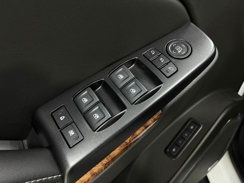 Used 2019 Chevrolet Tahoe Premier w/ RST 6.2L Performance Edition image 16