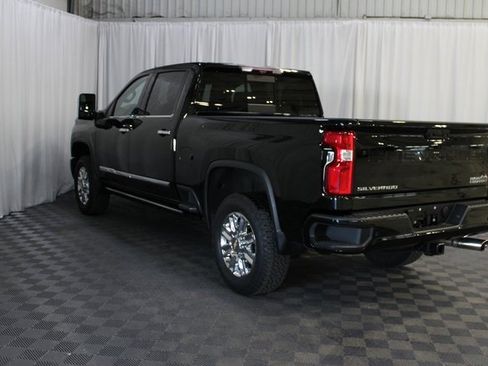 Used 2024 Chevrolet Silverado 2500 High Country w/ High Country Premium Package image 4