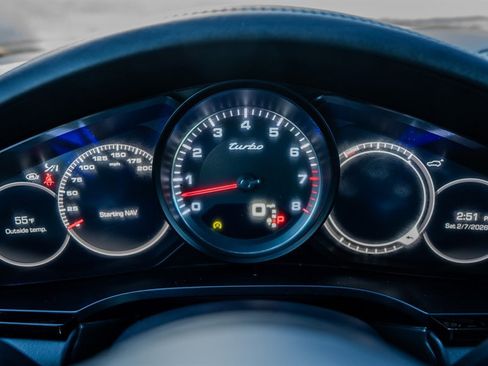 Used 2019 Porsche Cayenne Turbo w/ Sportdesign Package image 19