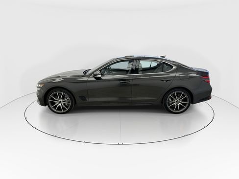Used 2024 Genesis G70 2.5T image 5