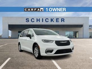 Used 2024 Chrysler Pacifica Touring-L FWD video 1