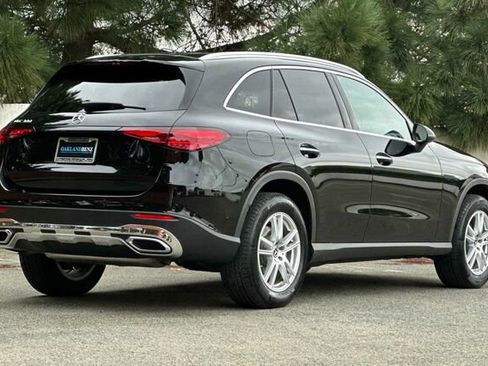 Used 2025 Mercedes-Benz GLC 300 image 4