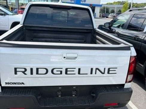 Used 2025 Honda Ridgeline RTL image 8