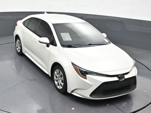 Used 2021 Toyota Corolla LE image 22