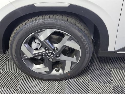 New 2025 Hyundai Venue Limited image 8
