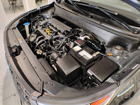 Used 2021 Hyundai Venue SE image 19