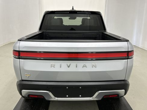 Used 2022 Rivian R1T Adventure image 4