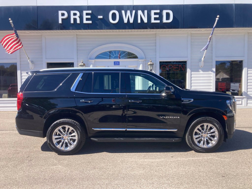 Certified 2023 GMC Yukon SLT w/ SLT Luxury Package AWD/4WD image 4