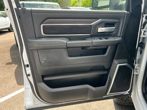Used 2025 RAM 2500 Laramie w/ Sport Appearance Package AWD/4WD image 4