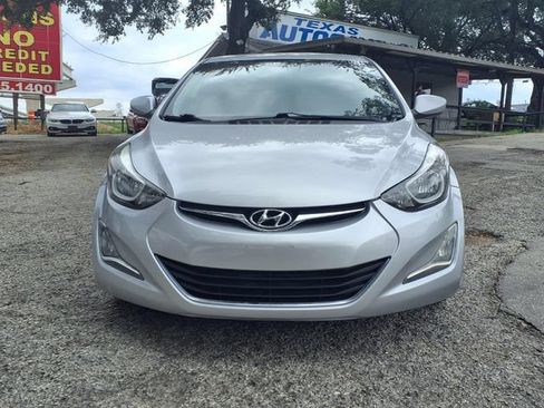Used 2014 Hyundai Elantra SE w/ Option Group 02 FWD image 2