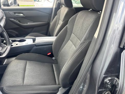 Used 2025 Nissan Rogue SV FWD image 8