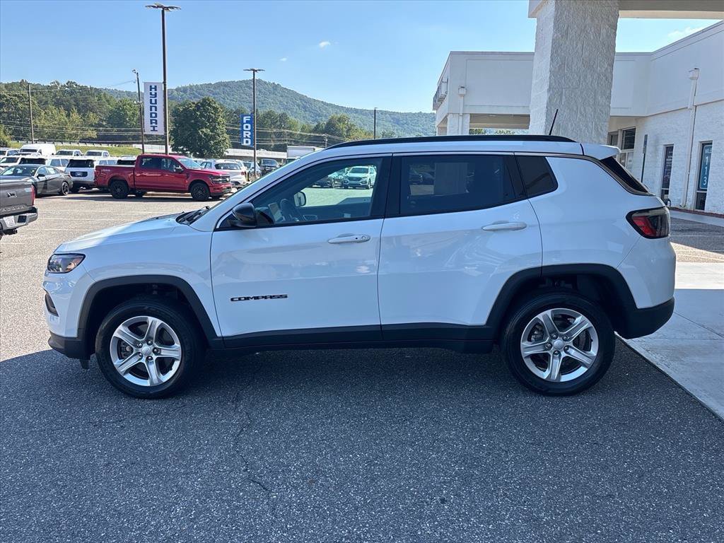 Used 2023 Jeep Compass Latitude AWD/4WD image 24