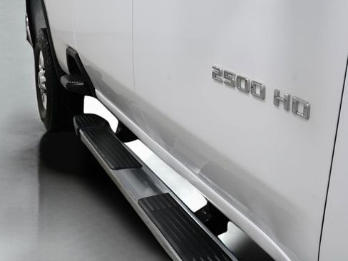Used 2025 Chevrolet Silverado 2500 LT w/ Convenience Package image 31