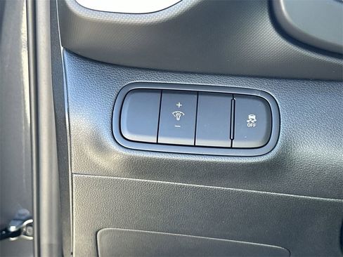 New 2025 Hyundai Venue Limited image 25