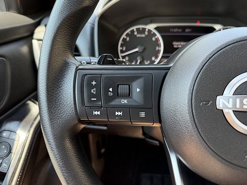 Used 2024 Nissan Rogue SV AWD/4WD image 15