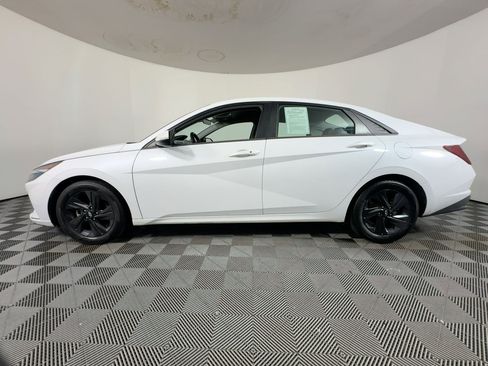 Used 2021 Hyundai Elantra SEL w/ Convenience Package image 2