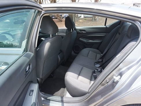 Used 2024 Nissan Altima 2.5 S FWD image 12