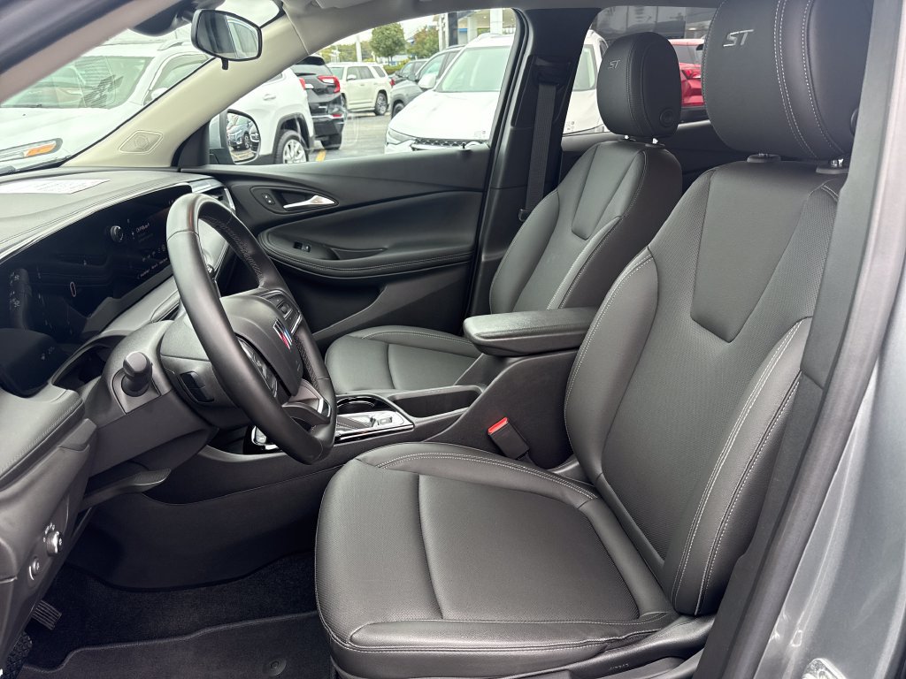 Used 2024 Buick Encore GX Sport Touring FWD image 15