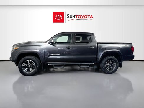 Used 2019 Toyota Tacoma TRD Sport image 7