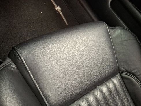 Used 2004 Ford Thunderbird image 24