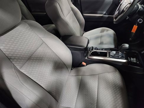 Used 2022 Toyota Tacoma SR5 image 32