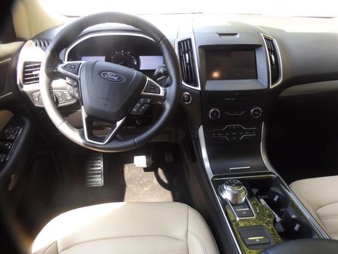 Used 2019 Ford Edge SEL AWD/4WD image 12