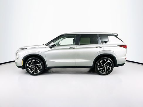 Used 2024 Mitsubishi Outlander SE image 4