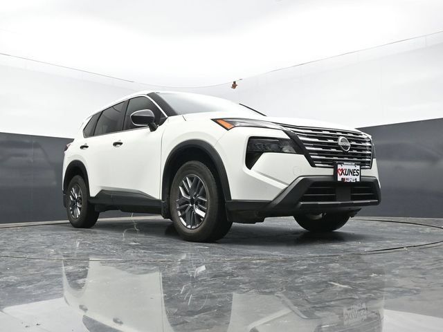 Used 2024 Nissan Rogue S AWD/4WD image 50