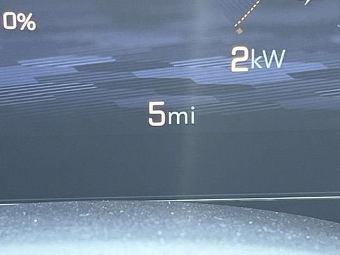 New 2025 Chevrolet Equinox EV LT image 34