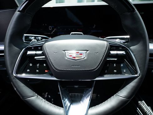 Used 2025 Cadillac Escalade V AWD/4WD image 30