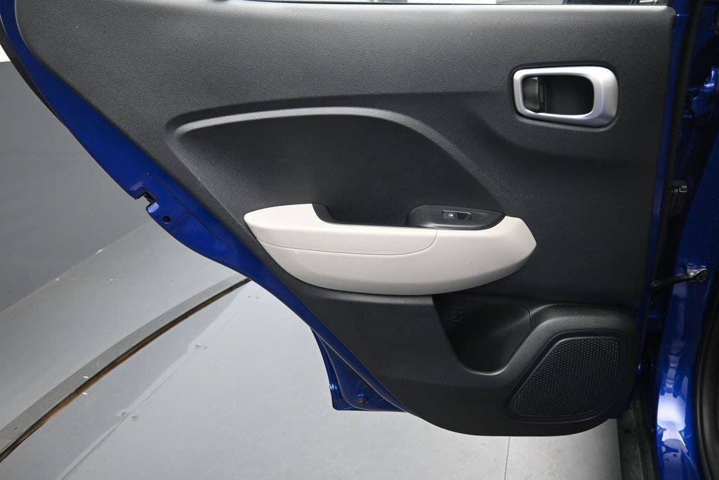 Used 2023 Hyundai Venue SEL FWD image 22
