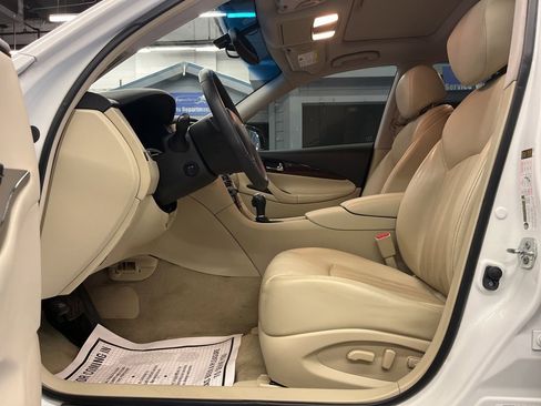 Used 2017 INFINITI QX50 AWD w/ Deluxe Touring Package image 11