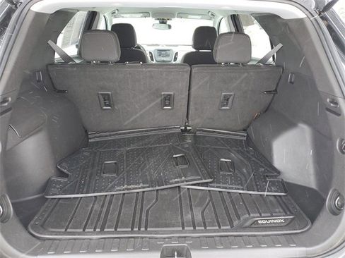 Used 2022 Chevrolet Equinox LS w/ LS Convenience Package image 30