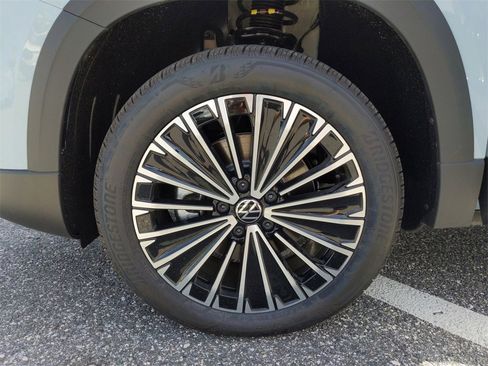 Used 2025 Volkswagen Taos SE image 42