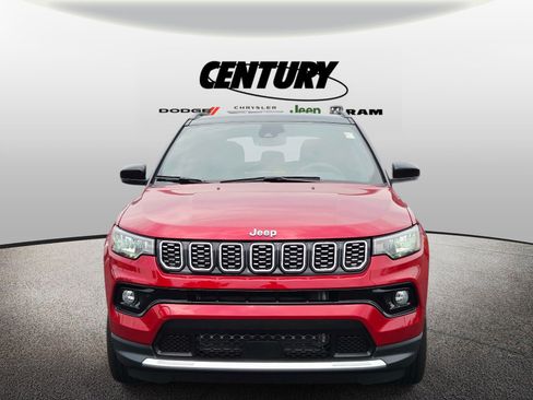 Used 2025 Jeep Compass Limited AWD/4WD image 9