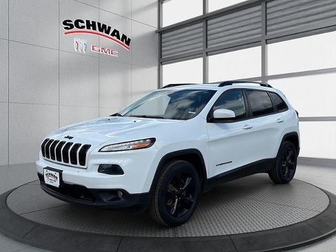 Used 2015 Jeep Cherokee Latitude w/ Cold Weather Group AWD/4WD image 8