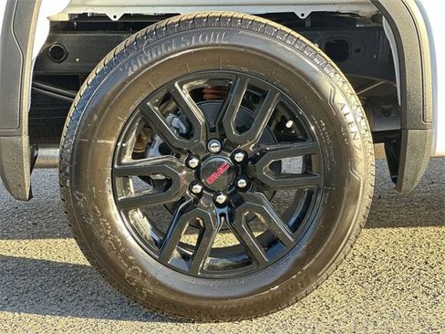 New 2026 GMC Sierra 1500 Elevation image 29