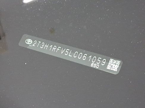 Used 2020 Toyota RAV4 LE image 19