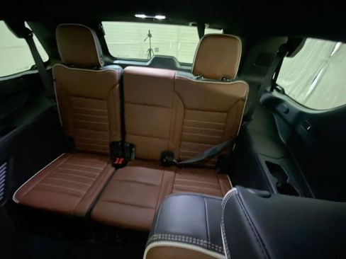 Used 2023 GMC Yukon Denali Ultimate image 12